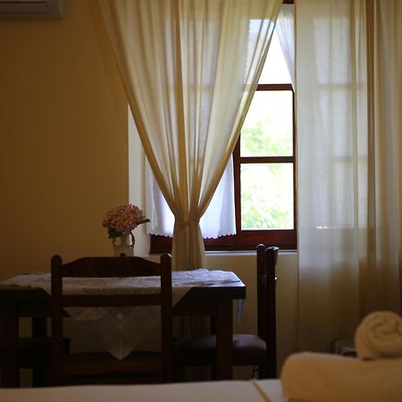 La Casa di Nonna Lejlighed Qeparo Eksteriør billede