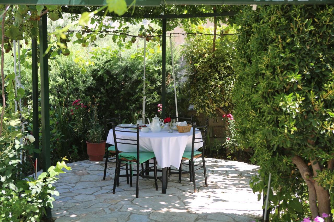 La Casa di Nonna Lejlighed Qeparo Eksteriør billede