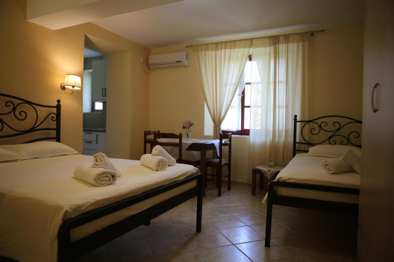 La Casa di Nonna Lejlighed Qeparo Eksteriør billede