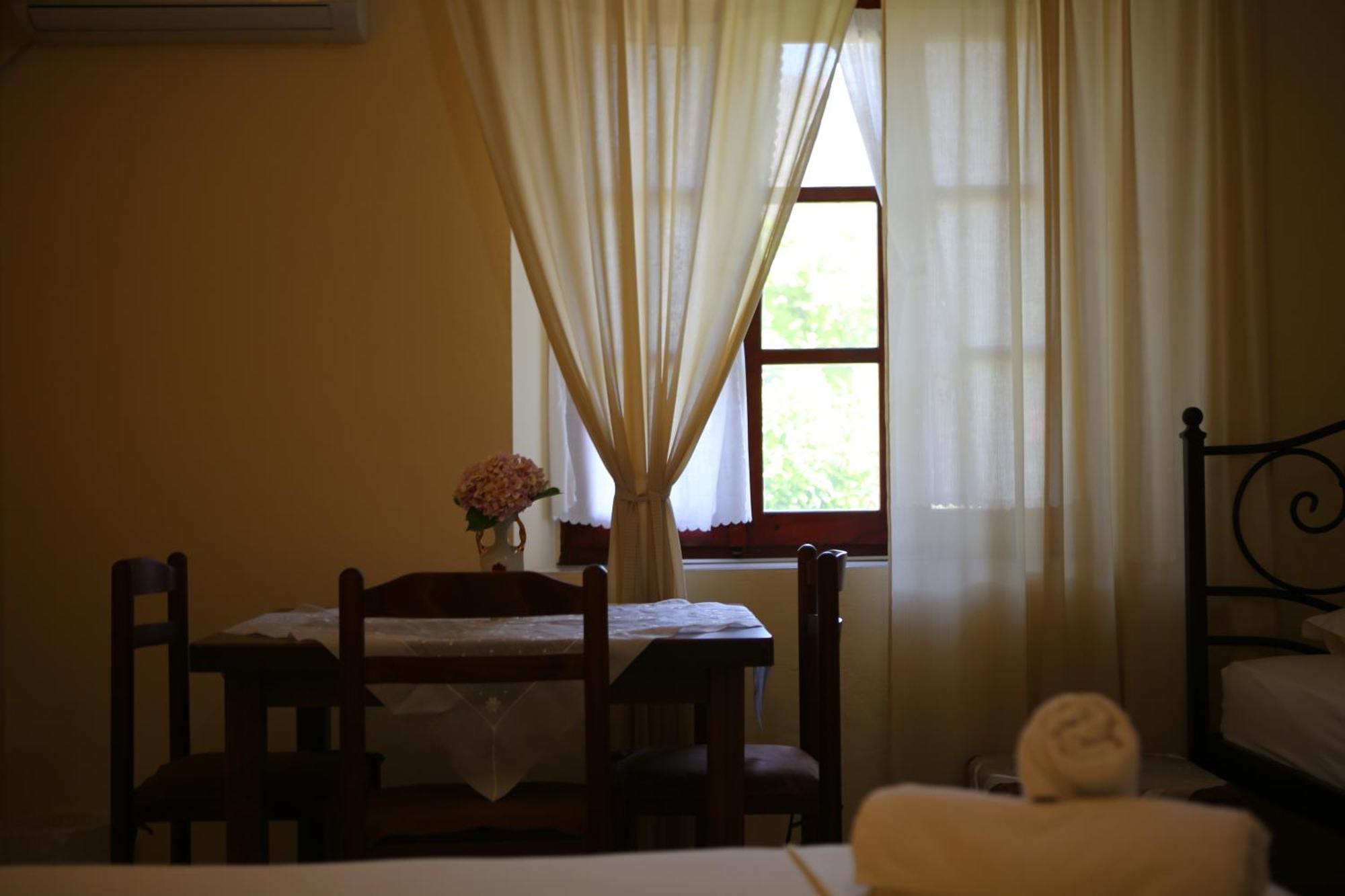 La Casa di Nonna Lejlighed Qeparo Eksteriør billede