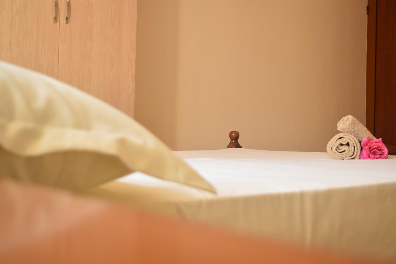 La Casa di Nonna Lejlighed Qeparo Eksteriør billede