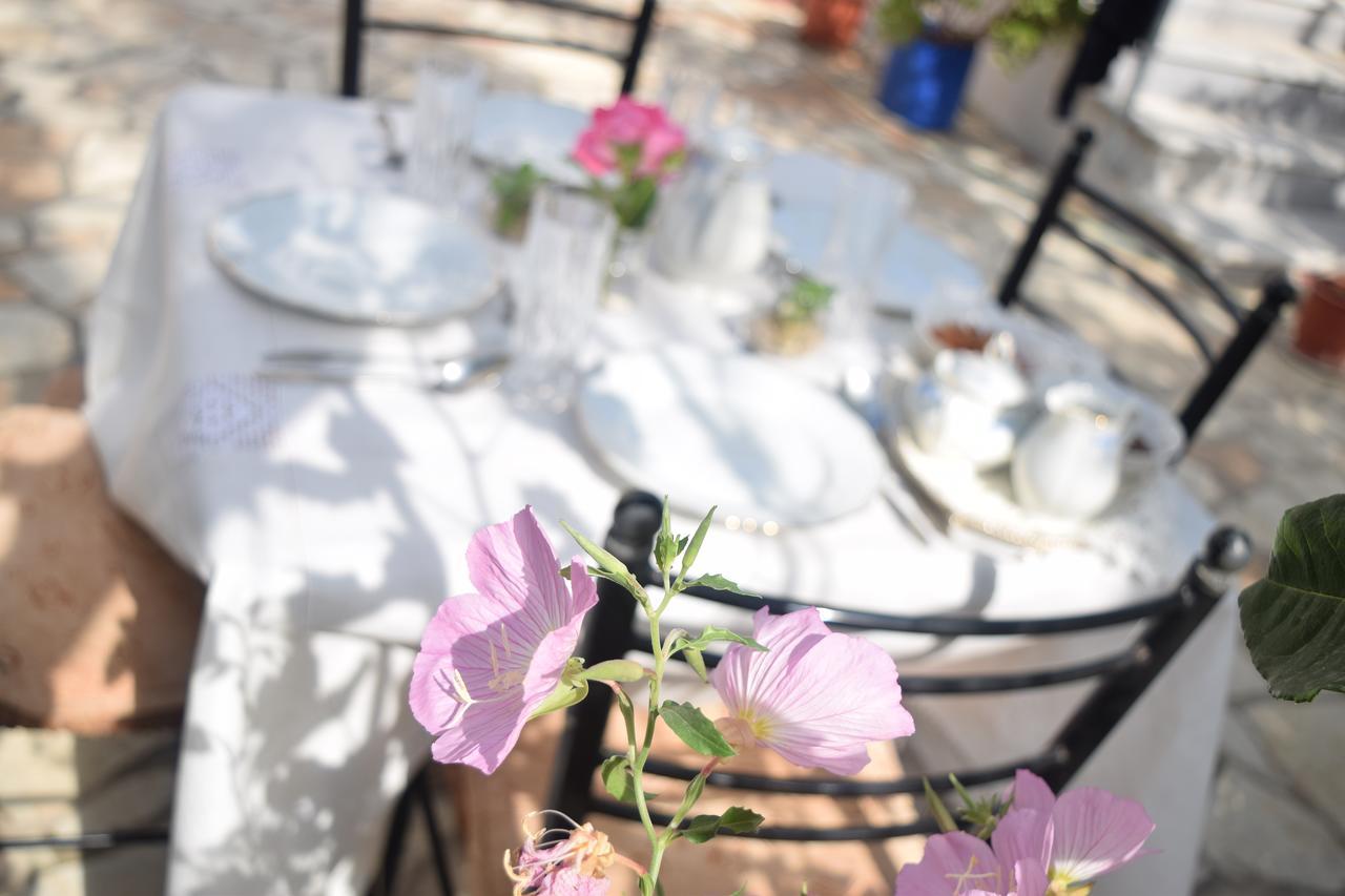 La Casa di Nonna Lejlighed Qeparo Eksteriør billede